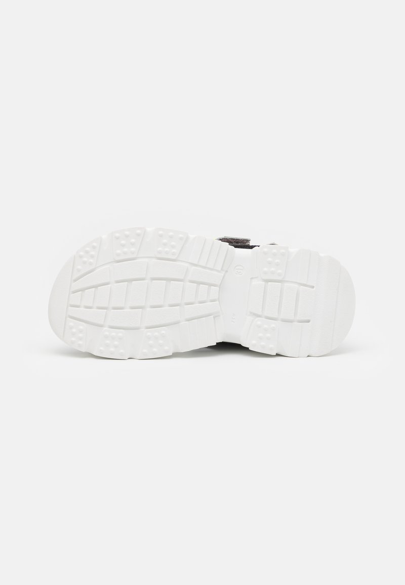Kinder Bekleidung | N°21 Riemensandalette grey/grau - RB02710 Kinder Bekleidung | N°21 Riemensandalette grey/grau - RB02710