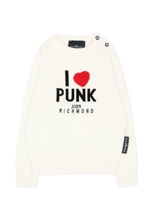 Biały sweter z czarnym tekstem "I PUNK" i czerwonym sercem, marka John Richmond oraz dwie czarne guziki JR na ramieniu.