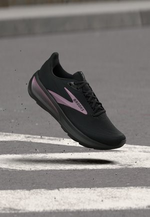 Brooks, REVEL 9 - Hardloopschoenen voor op de weg - black black rose gold-coloured