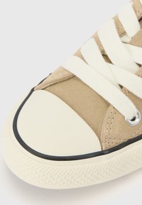 Thumbnail Image 6