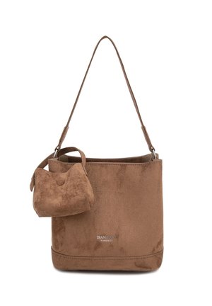 Borsa a secchiello in camoscio marrone con tracolla lunga e piccola pochette incorporata, con logo "DIANA&CO FIRENZE" sul davanti.