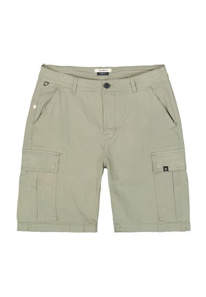 Pantalones cortos cargo de tela color verde claro, con múltiples bolsillos, cierre de botones y detalles cosidos.