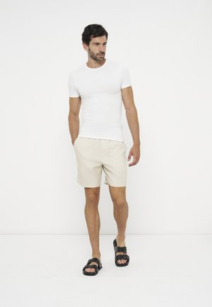 Pier One, 3 PACK BASIC MUSCLE FIT T SHIRT - T-Shirt basic - white