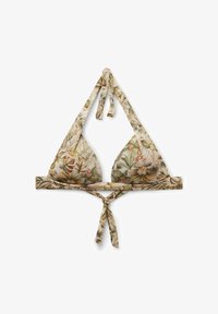 Top de bikini triangular con estampado de hojas tropicales en verde, marrón y beige, con cierres de lazos en el cuello y la espalda sobre fondo blanco.