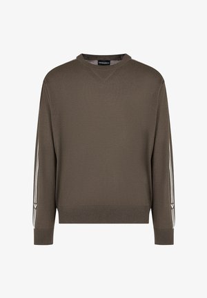 Maglione in maglia verde oliva con scollatura a V, strisce bianche lungo le maniche e polsini e orlo a coste. Texture liscia e vestibilità comoda.