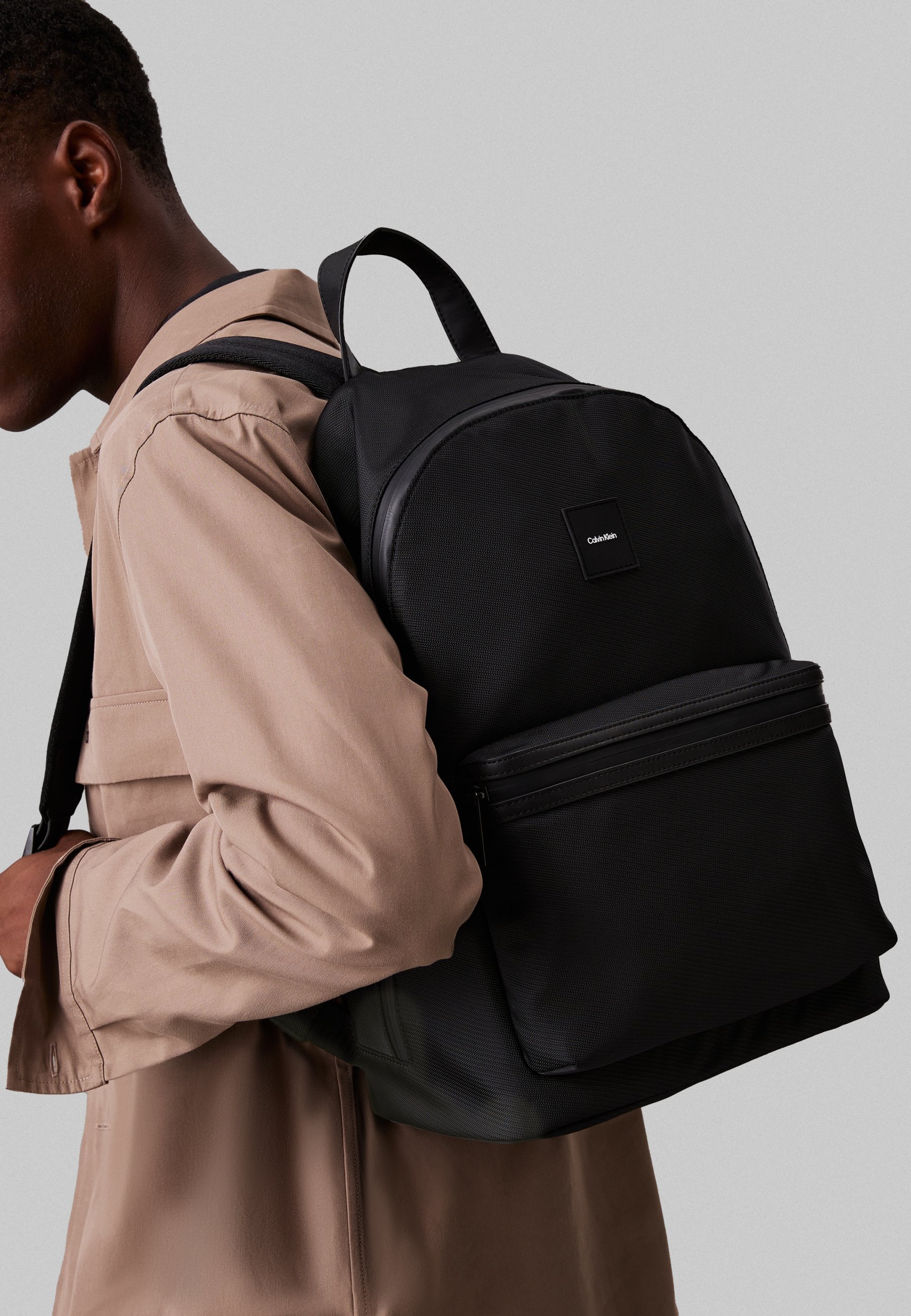 CK ESSENTIAL ROUND B ノートパソコン用バックパック Calvin Klein CK Essential Round BP Backpack Ck Black Rubber