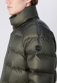 Colmar Originals MAN - Dūnu mētelis - forest/forest