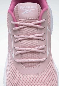 Reebok REEBOK FLEXAGON ENERGY SHOES - Silniční běžecké boty - pink