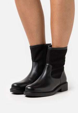 LEATHER - Støvletter - black