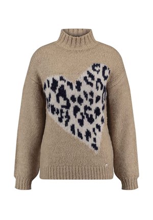 Beige gestrickter Pullover mit einem hohen Kragen, der ein großes weißes Herz mit schwarzen Leopardenmuster-Details zeigt. Lange Ärmel und gerippter Saum.