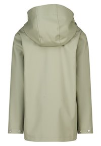 Giacca impermeabile verde chiaro con cappuccio, maniche lunghe e dettagli con bottoni a pressione sui polsini, caratterizzata da una texture liscia e opaca.