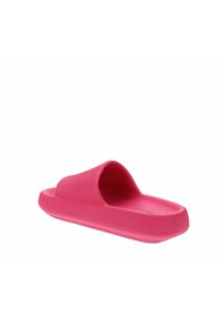 Sandales de diapositive rose vif avec un dessus texturé et une large ouverture. Caractéristiques d'une semelle plate et de bords lisses pour un confort optimal.