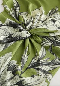 Unselected, green ecru