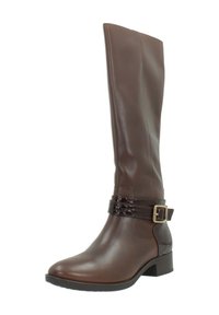 Stivale marrone in pelle alta fino al ginocchio con superficie liscia, cinturino decorativo marrone scuro e dettaglio della fibbia, e tacco a blocco basso.