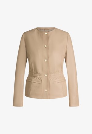 Beige leren damesjack met ronde hals, lange mouwen, elastische tailleband, twee zakken aan de voorkant en een gouden knoopsluiting in het midden.