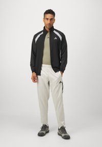 adidas Sportswear TIRO  szary