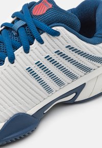 K-SWISS HYPERCOURT EXPRESS 2 HB UNISEX - Zapatillas de tenis para todas las superficies - blanc de blanc/blue opal/lollipop