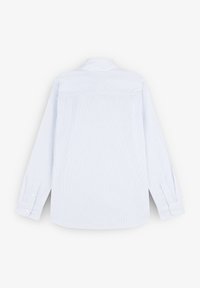 Camicia a maniche lunghe a righe blu chiaro con colletto, caratterizzata da un design con yoke e polsini con bottoni. Tessuto morbido con righe verticali.