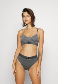 Calvin Klein Swimwear AUTHENTIC DEMI BRALETTE - Parte de cima de biquíni - black
