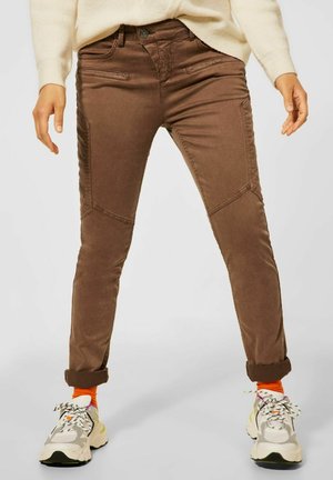 SLIM FIT HOSE IN LYOCELL - Trousers - braun