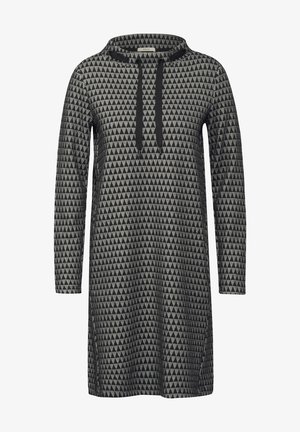 Robe sweat noire et grise, avec un motif géométrique en triangle, des manches longues, une capuche et un système de fermeture à cordon.