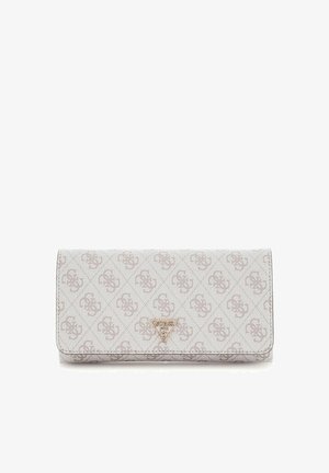 Portefeuille Guess beige clair avec motif logo répétitif et emblème triangulaire doré Guess sur le rabat avant.