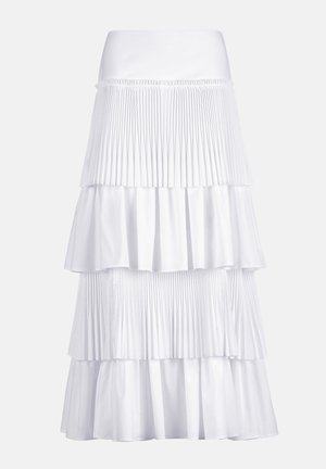 Biela sukňa s viacerými vrstvami, striedavými plisovanými a hladkými panelmi, s vysokým pásom a strednou dĺžkou.