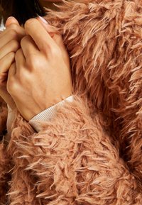Gina Tricot Vinterjakker - camel