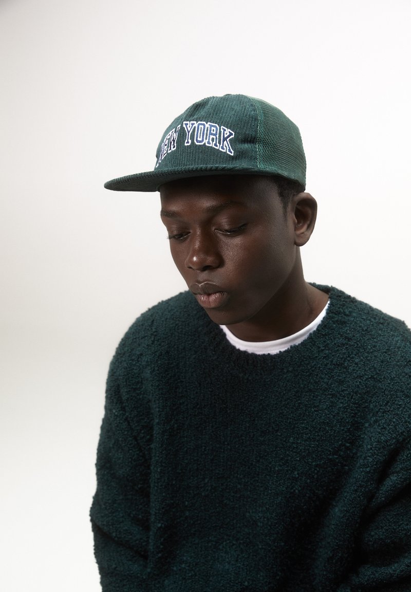 PULL&BEAR NEW YORK TRUCKER Șapcă green/verde Zalando.ro