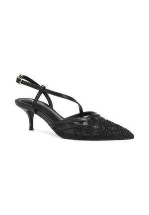 Czarny szpilki typu slingback z cienkimi paskami, niskim obcasem typu szpilka i kwiatowymi zdobieniami z koralików na siateczkowej cholewce.