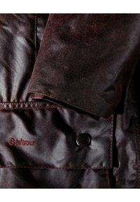 Barbour BEAUFORT - Halflange jas - braun