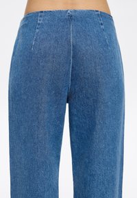 Bimba Y Lola Tiesaus kirpimo džinsai - azul denim medio