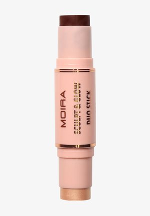 MOIRA Sculpt & Glow Stift mit zwei Enden, einer dunklen Kontur auf der einen Seite und einem hellen Schimmer-Highlighter auf der anderen.