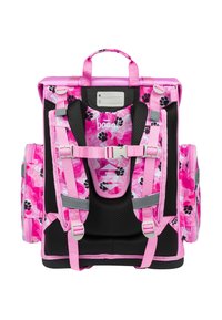Růžový batoh s květinovým vzorem tlapky, vybavený nastavitelnými popruhy, síťovaným zadním panelem a horním madlem pro snadné nošení. Obsahuje černé akcenty.