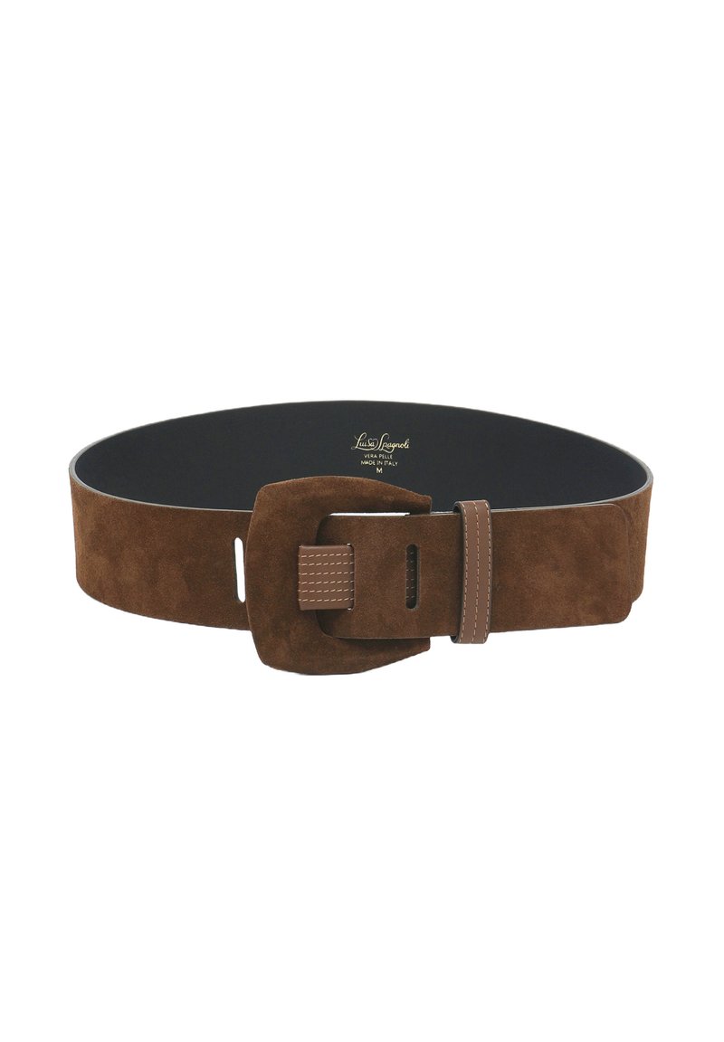Brauner Wildledergürtel mit breitem Riemen, rechteckiger Schnalle und Kontrastnähten. Glatte Innenauskleidung, minimale Hardware und einfaches Design.