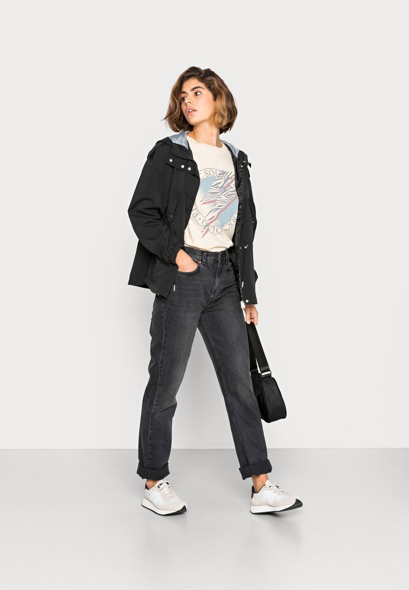 Damen Leichte Jacken | Vero Moda VMEVERLY BOOS Leichte Jacke black/schwarz - NF15971 Damen Leichte Jacken | Vero Moda VMEVERLY BOOS Leichte Jacke black/schwarz - NF15971