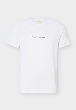 Tricou alb cu mâneci scurte și decolteu rotund, cu textul „Peak Performance” centrat pe piept în font negru simplu.