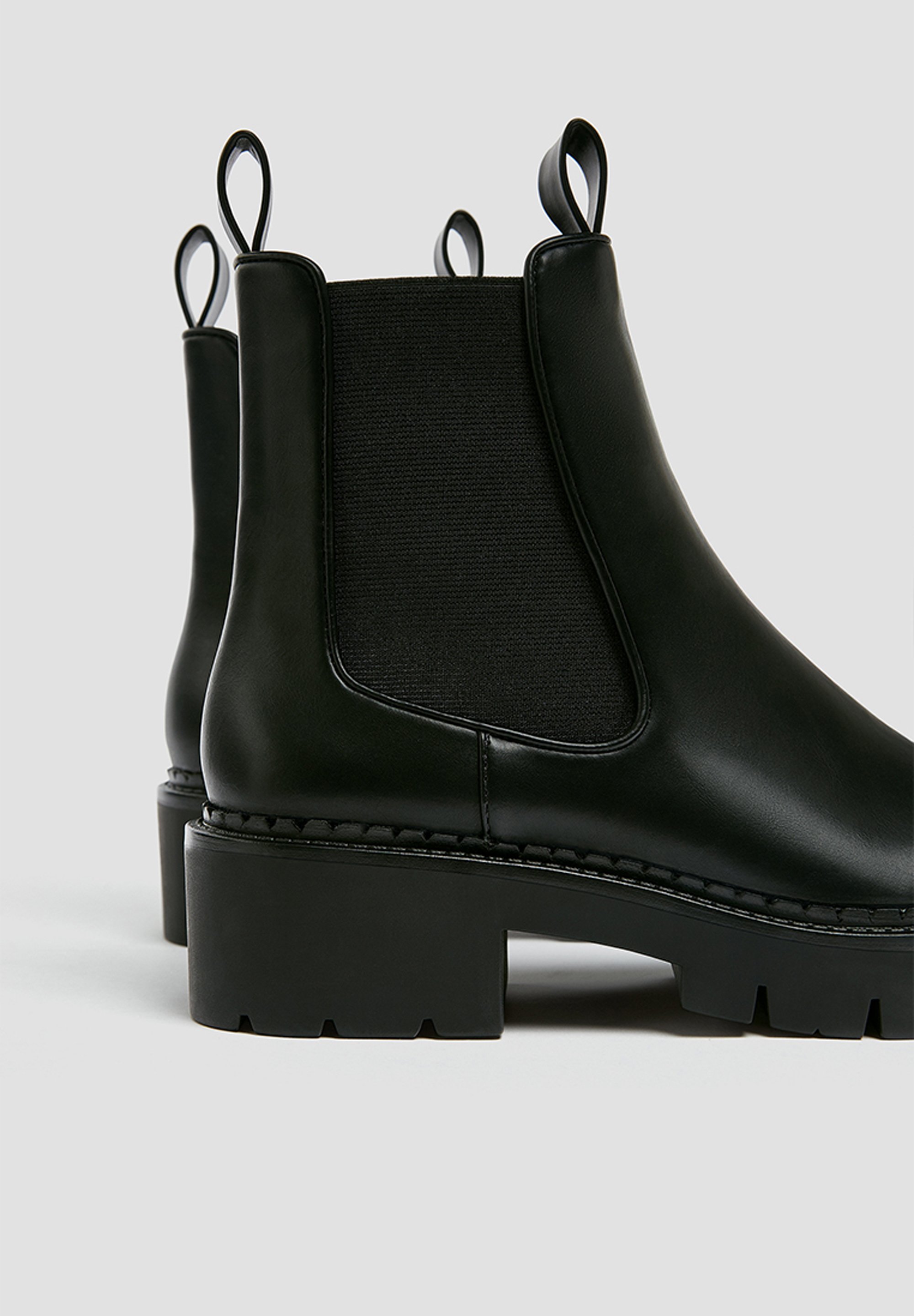 Enkellaarsjes met plateauzool black Enkellaarsjes met plateauzool black