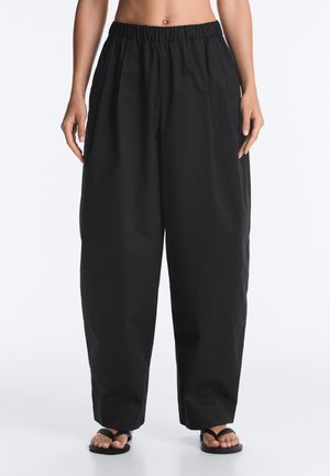 OYSHO, Pantalon classique - black