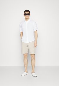 BOSS RASH 2 - Pluus - white