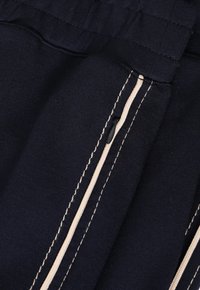 TATUUM Verryttelyhousut - navy