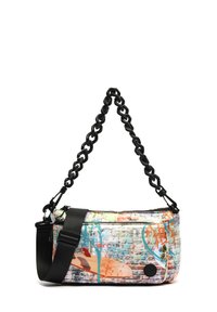 Kvadratisk tygväska med livfulla graffiti-liknande tryck i blått, orange och rosa. Har en svart kedjesnodd och justerbar axelrem.