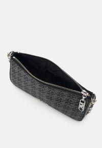 MICHAEL Michael Kors EMPIRE CHAIN POUCHETTE - Kabelka - black/silver