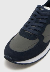 Tommy Hilfiger NEW - Trainers - desert sky