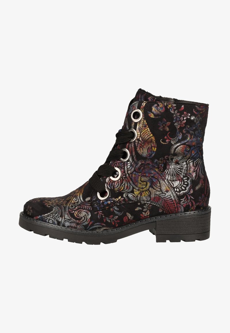 Bottine noire à la cheville avec motif floral paisley coloré, semelle épaisse, talon bloc et lacets noirs passés à travers de grands œillets argentés.