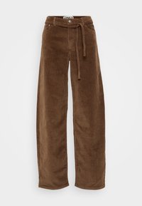 Pantaloni largi din corduroy maro, cu talie cu șnur, având buzunare frontale și un model texturat în cord. 