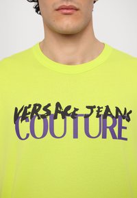 Versace Jeans Couture Apdrukāts T-krekls - kiwi