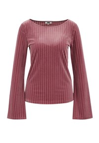 Burgundi värvi sobiv pika varrukaga tops, millel on reljeefne zigzag-muster, laevanähtav kaelus ja lehvivad varrukad, mis muudavad silueti eriliseks.