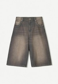 Denimshorts, vid bukse-design, falmet grå farve, fem lomme, knap- og lynlåslukning, med bæltestropper og syet detaljering.