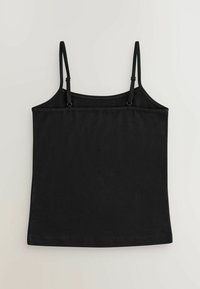 Czarny top na ramiączkach z regulowanymi spaghetti, gładki materiał, prosty krój u dołu oraz minimalistyczny design bez wzorów czy zdobień.